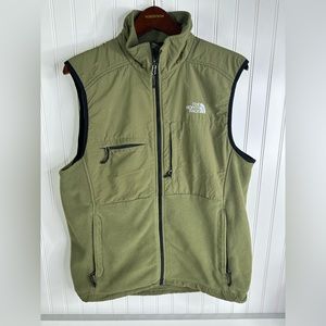 The North Face Men’s Green Vest Size Large Excellent Condition